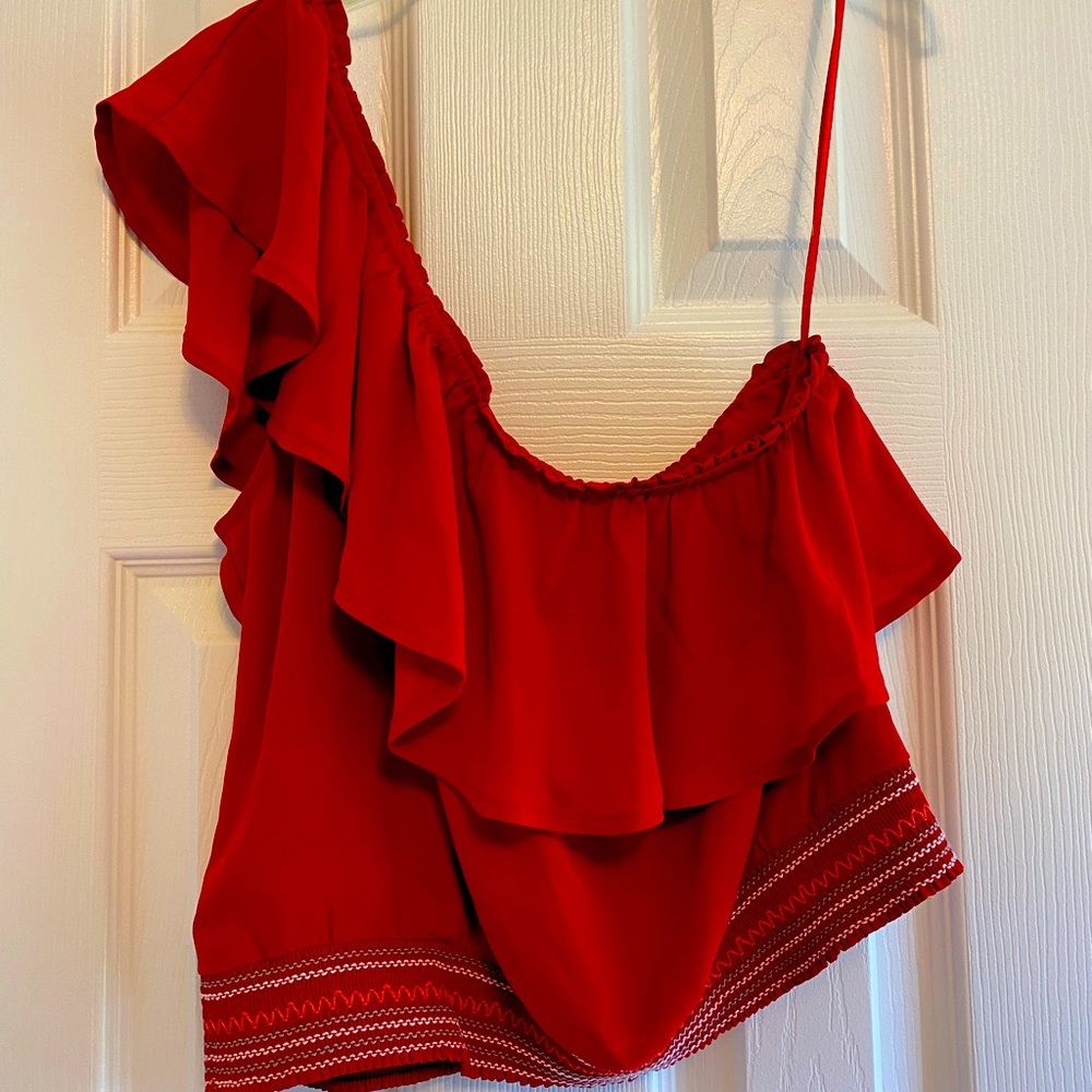 One shoulder crop top